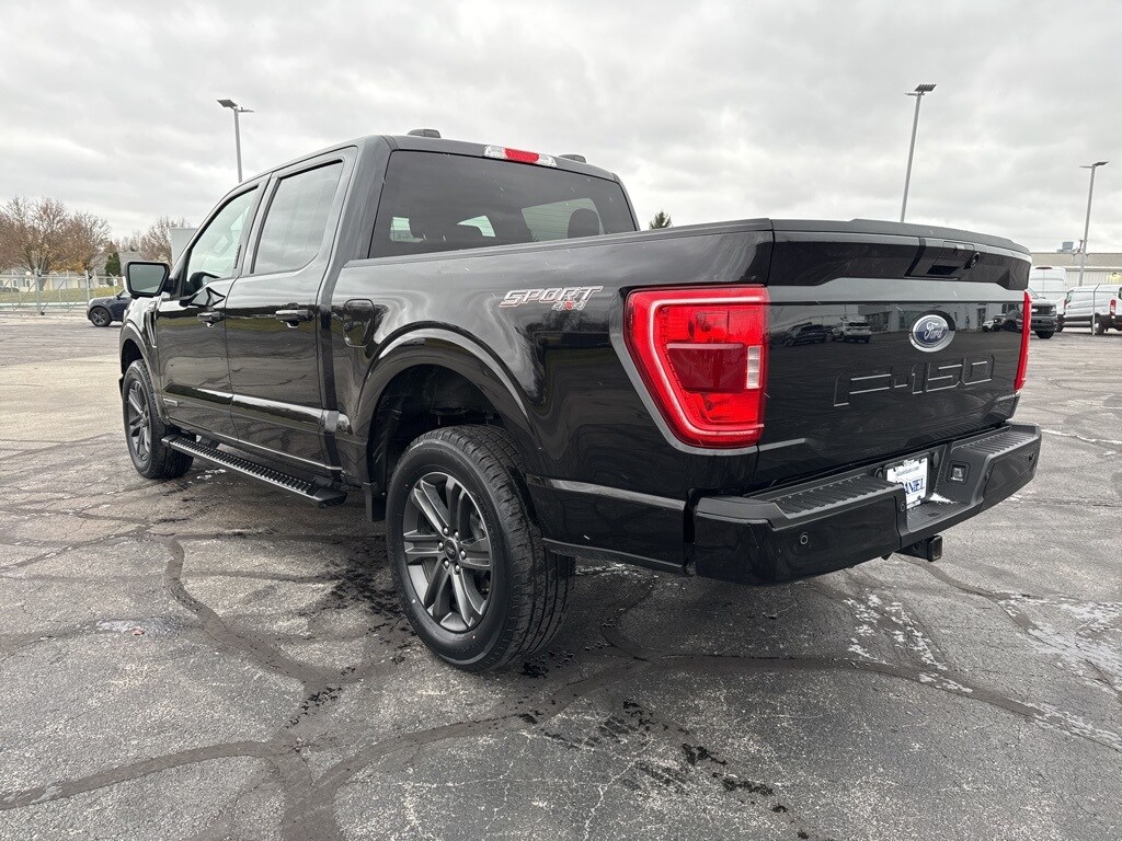 2023 Ford F-150 XLT photo 2