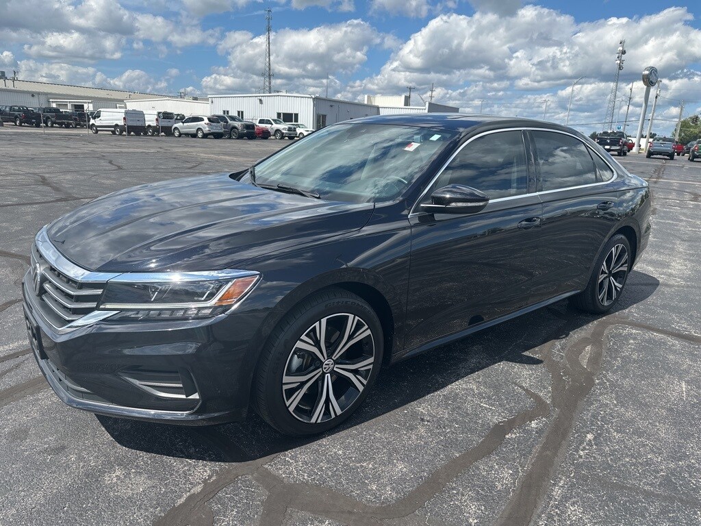 2022 Volkswagen Passat 2.0T SE photo 4