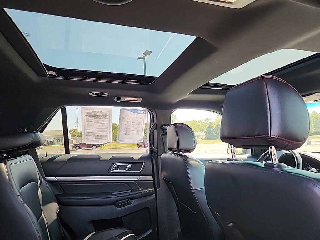 2016 Ford Explorer Sport photo 3