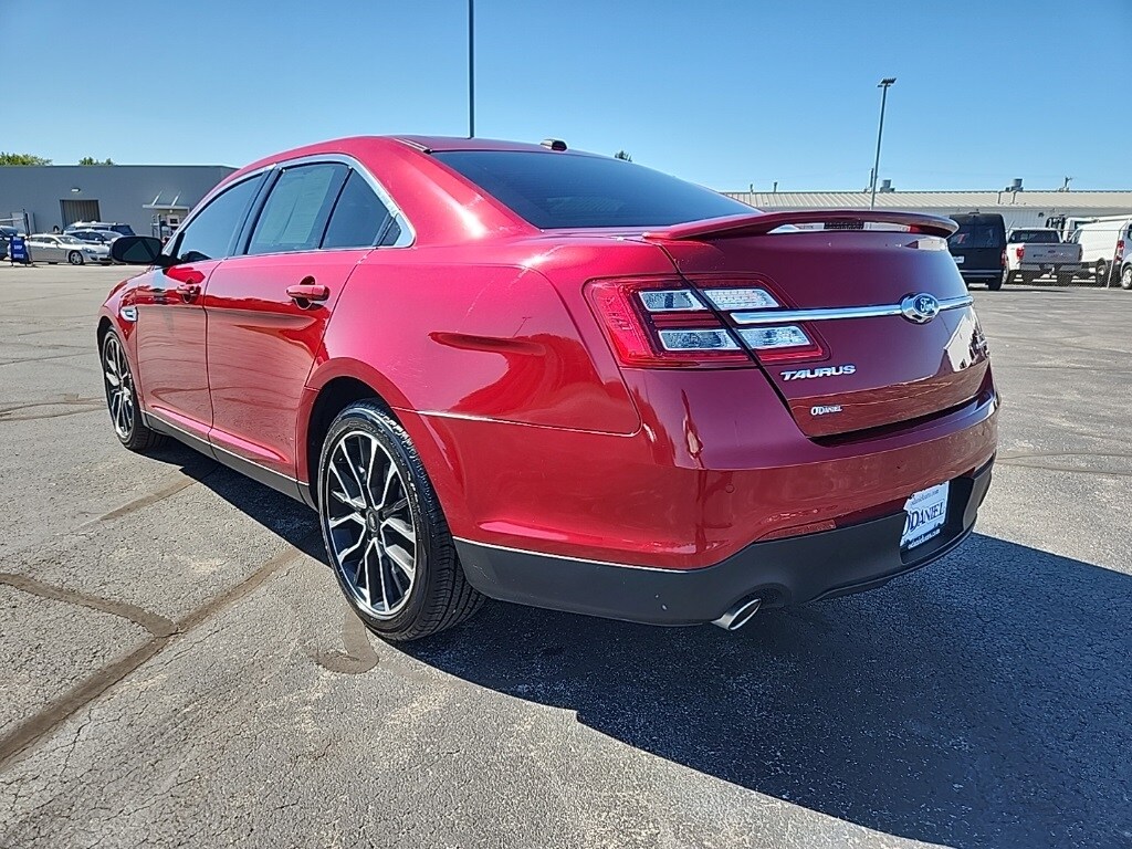 2019 Ford Taurus Limited photo 2