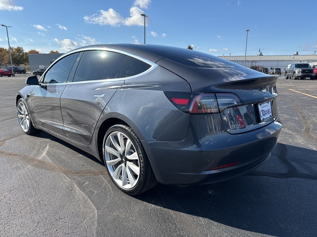 2019 Tesla Model 3 Standard Range Plus photo 2