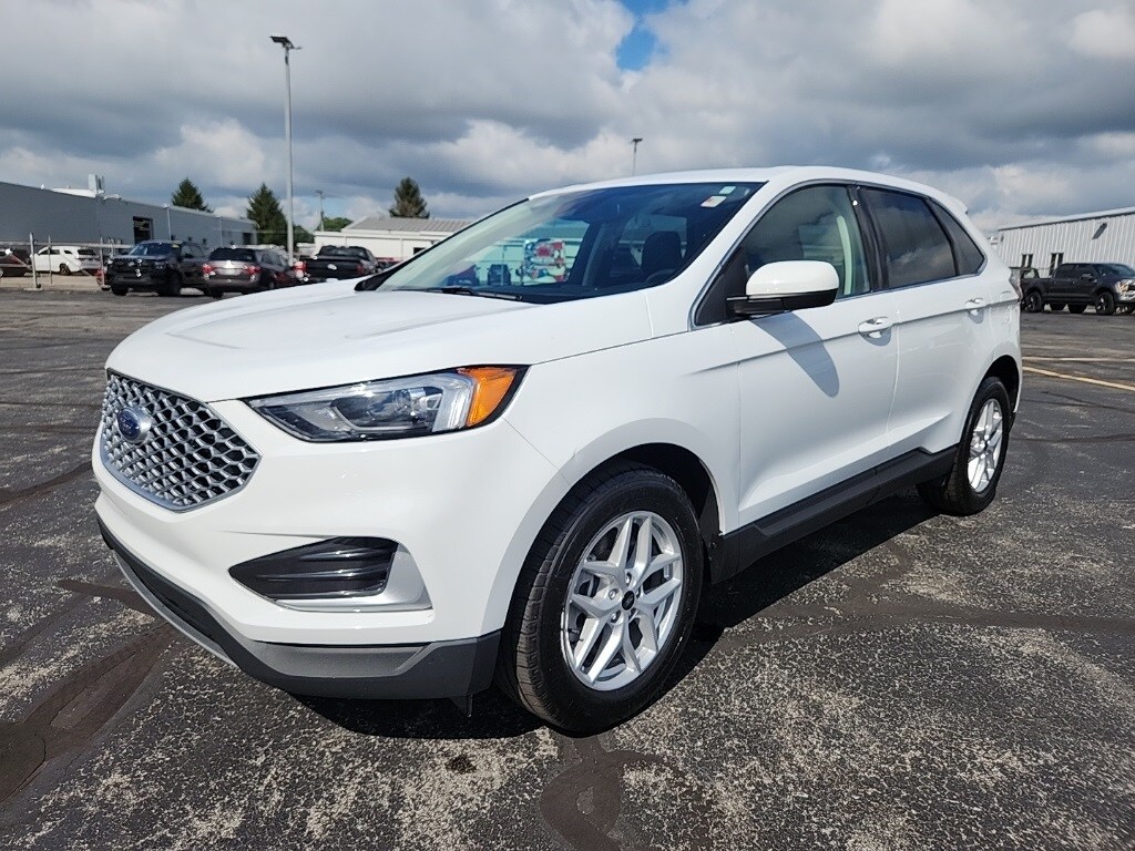 2024 Ford Edge SEL photo 4