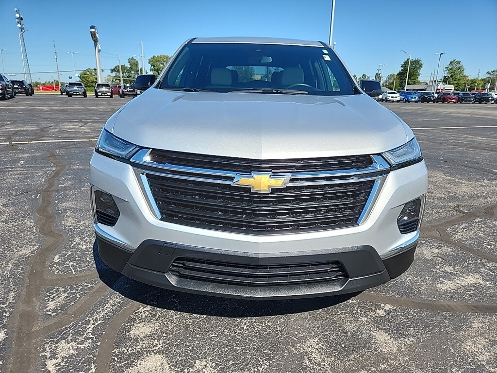 2022 Chevrolet Traverse LS photo 3