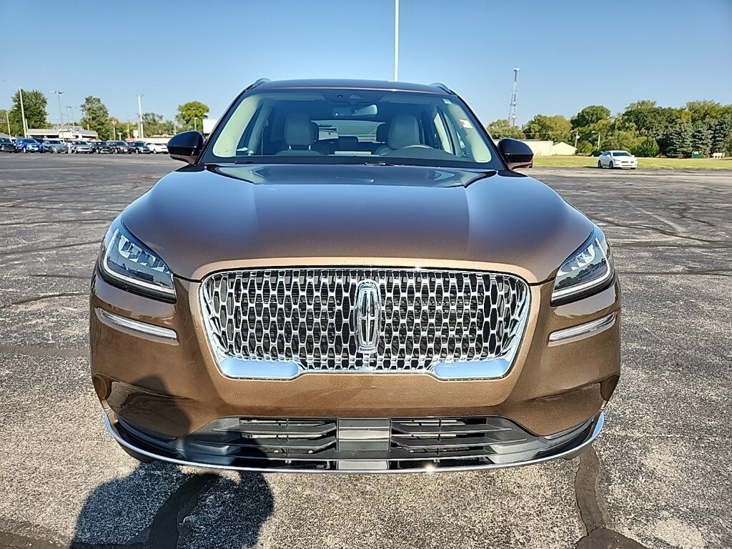 2022 Lincoln Corsair Standard photo 3