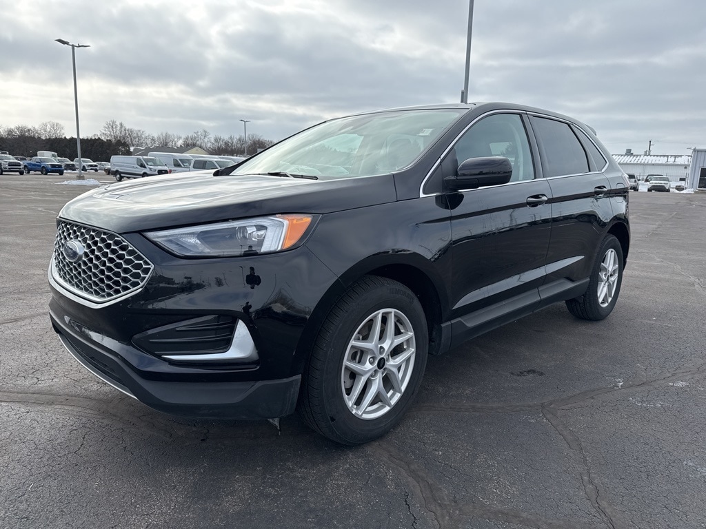 Used 2024 Ford Edge SEL SUV