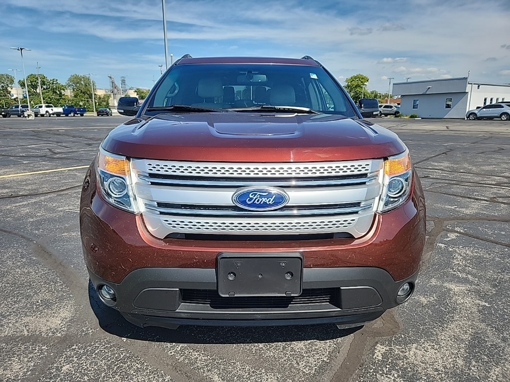 2015 Ford Explorer XLT photo 2