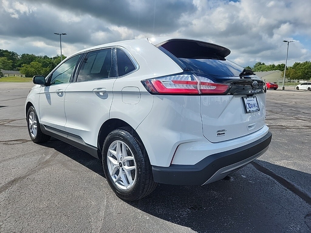 2024 Ford Edge SEL photo 2
