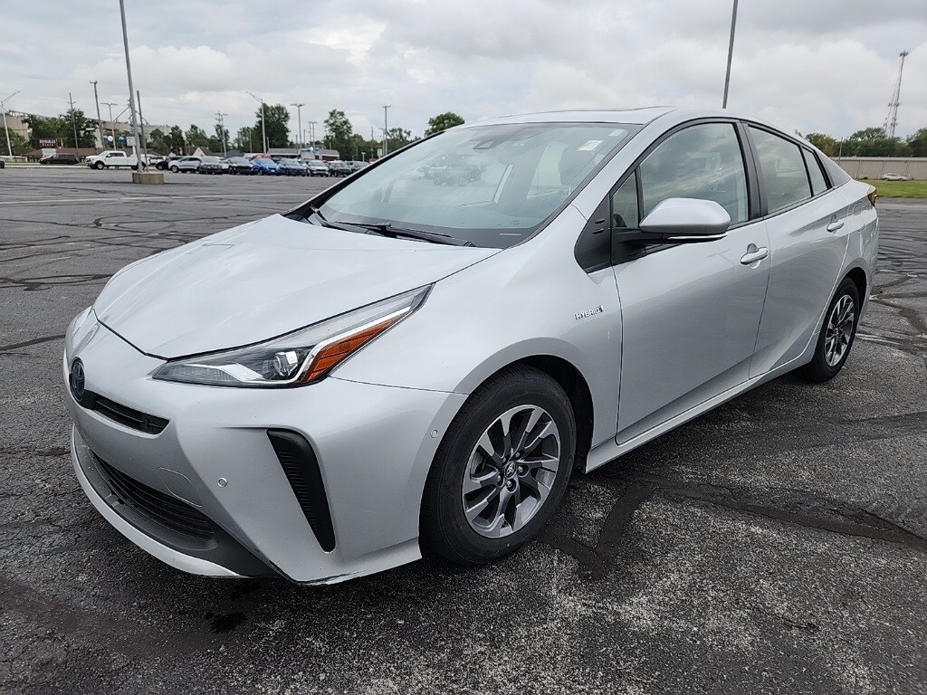 2021 Toyota Prius L photo 3