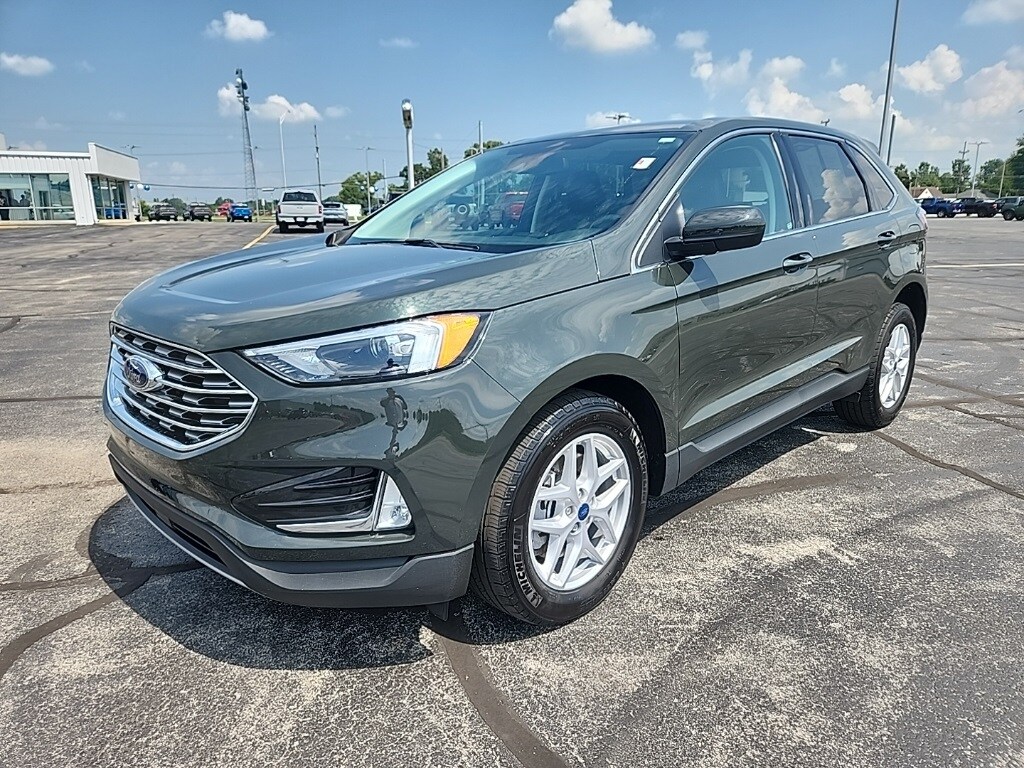 2022 Ford Edge SEL photo 3