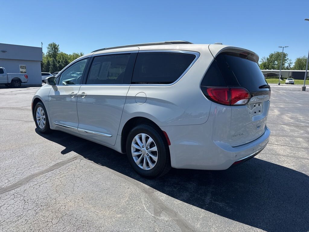 Used 2017 Chrysler Pacifica Touring L Van