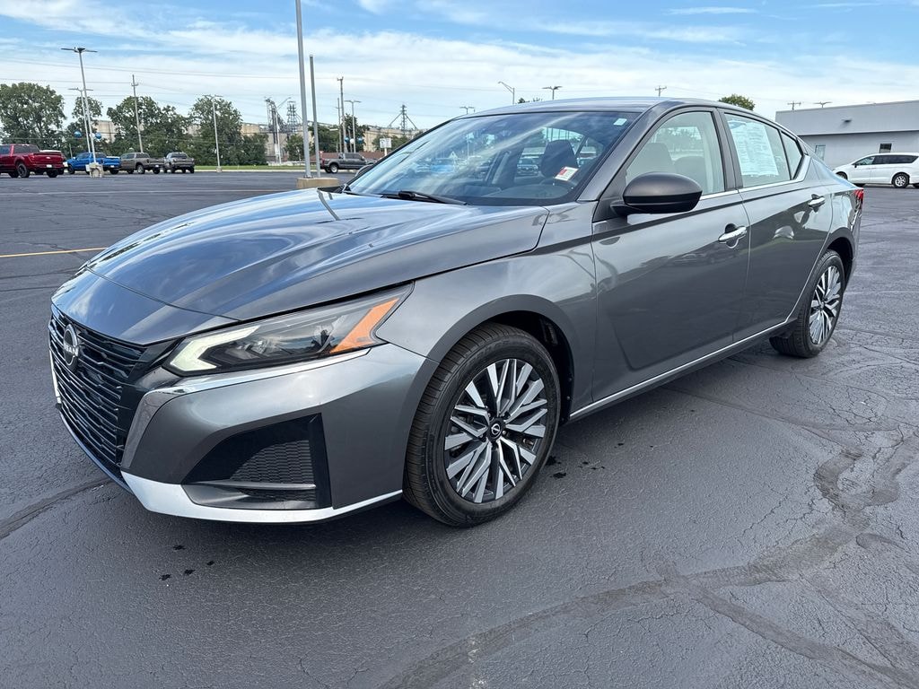 Used 2024 Nissan Altima 2.5 SV Sedan