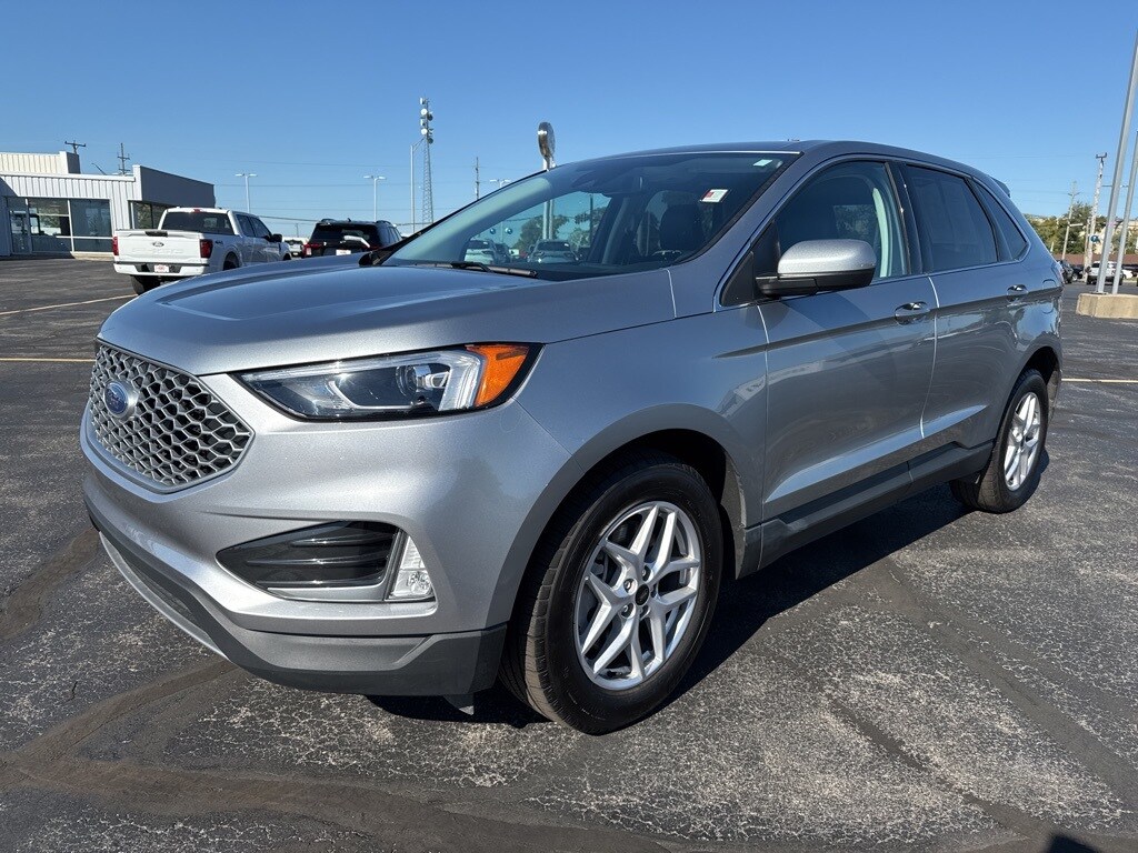 2024 Ford Edge SEL photo 3
