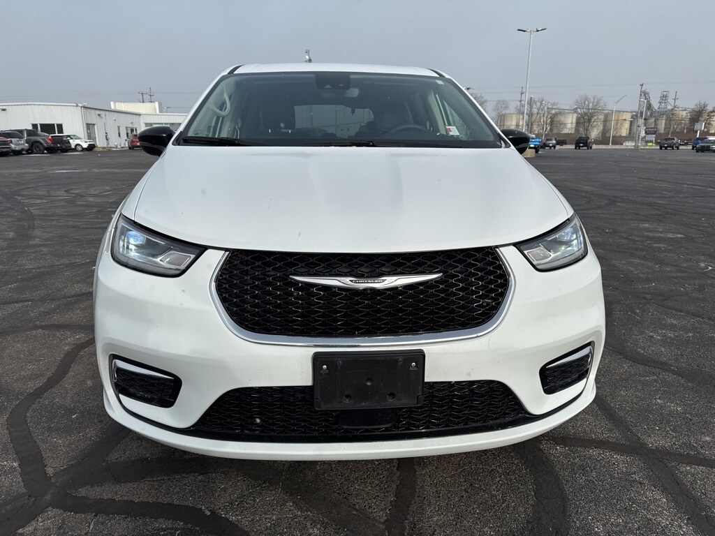 Used 2024 Chrysler Pacifica Touring L Van Passenger Van