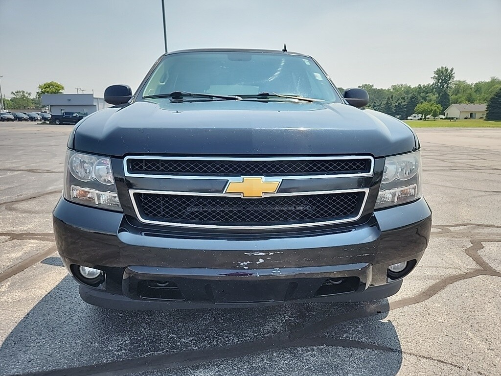 2014 Chevrolet Tahoe LT photo 3