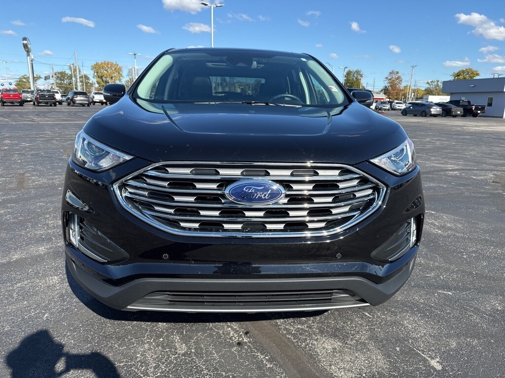 2022 Ford Edge Titanium photo 4