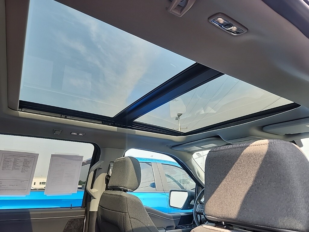 2023 Ford F-150 XLT photo 3