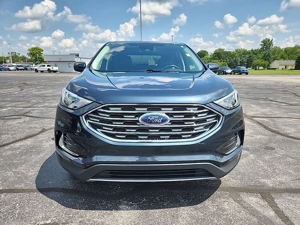 2022 Ford Edge SEL photo 3
