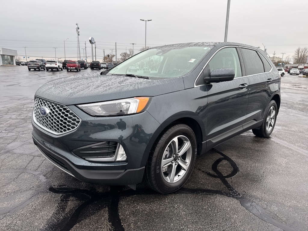 2024 Ford Edge SEL photo 4