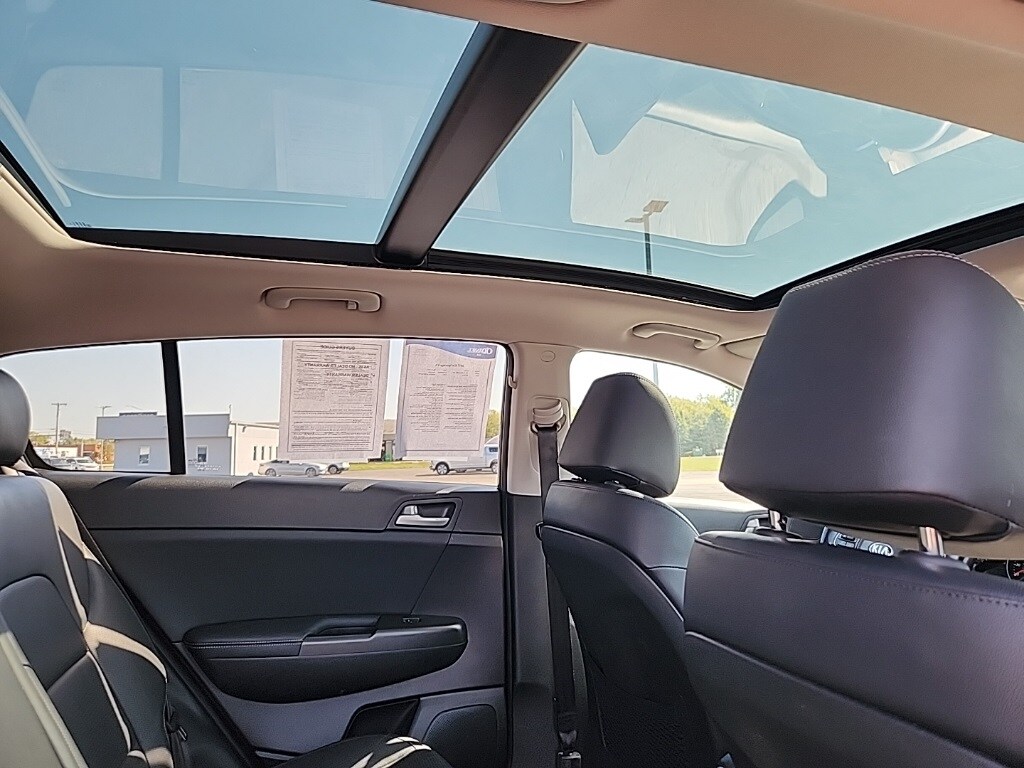 2017 Kia Sportage EX photo 3