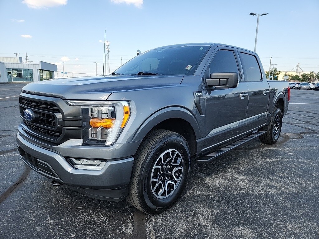 2022 Ford F-150 XLT photo 2