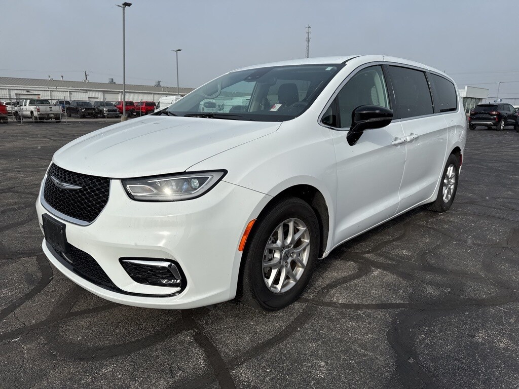 Used 2024 Chrysler Pacifica Touring L Van Passenger Van