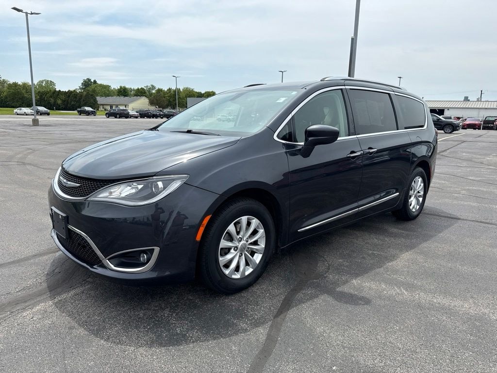 Used 2020 Chrysler Pacifica Touring L Van Passenger Van
