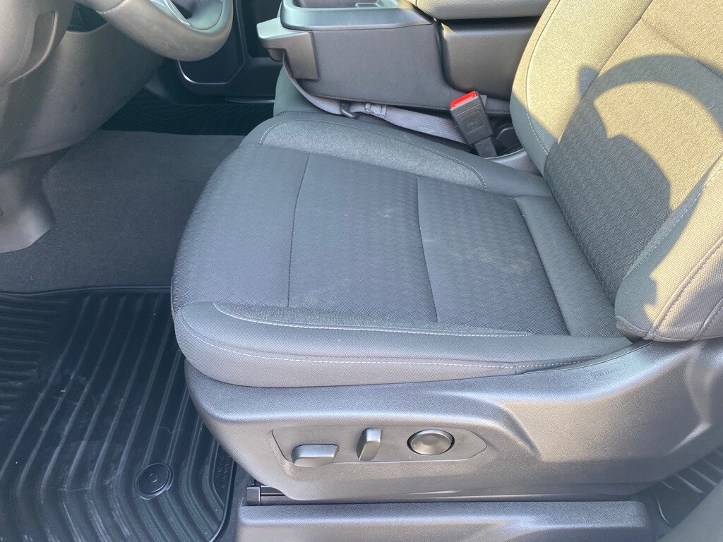 2024 Chevrolet Silverado 1500 LT photo 4