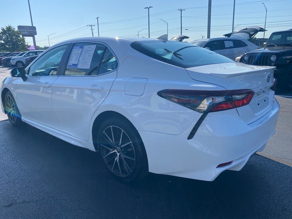 2024 Toyota Camry SE photo 2