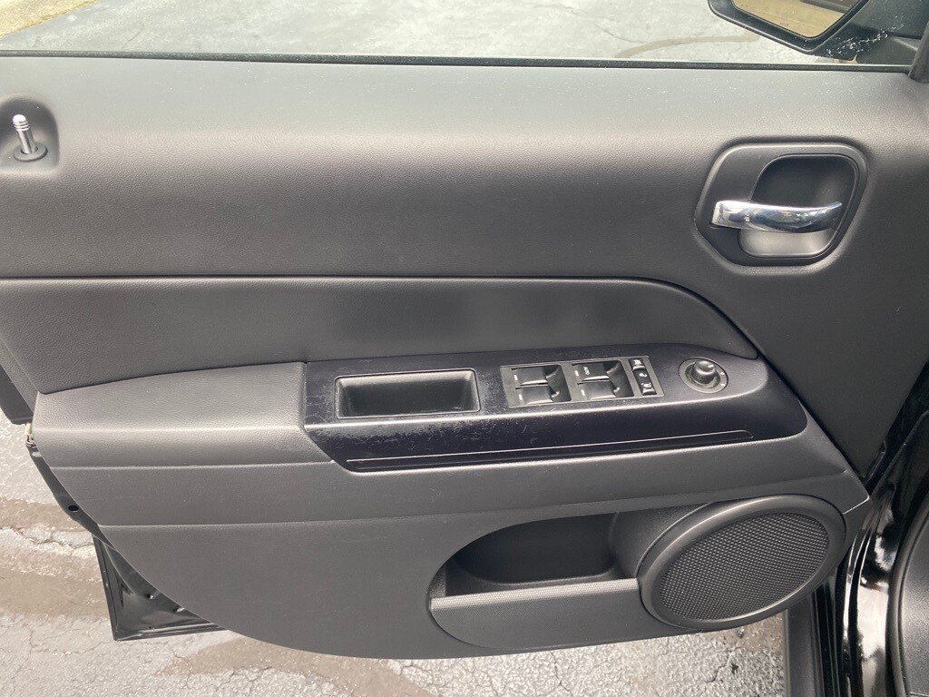 2016 Jeep Patriot High Altitude photo 2