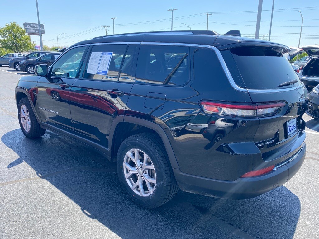 2022 Jeep Grand Cherokee Limited photo 2