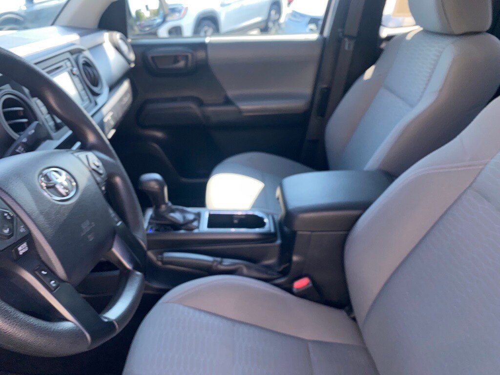 2019 Toyota Tacoma Access Cab photo 4