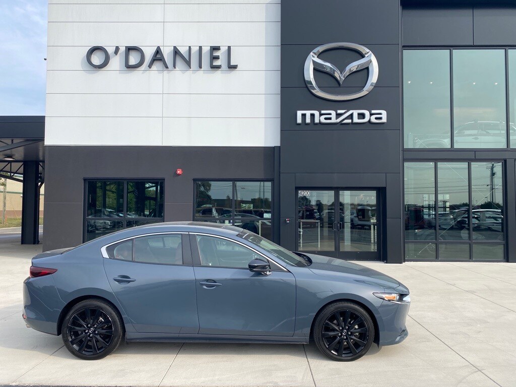 2023 Mazda Mazda3 2.5 s Carbon photo 2