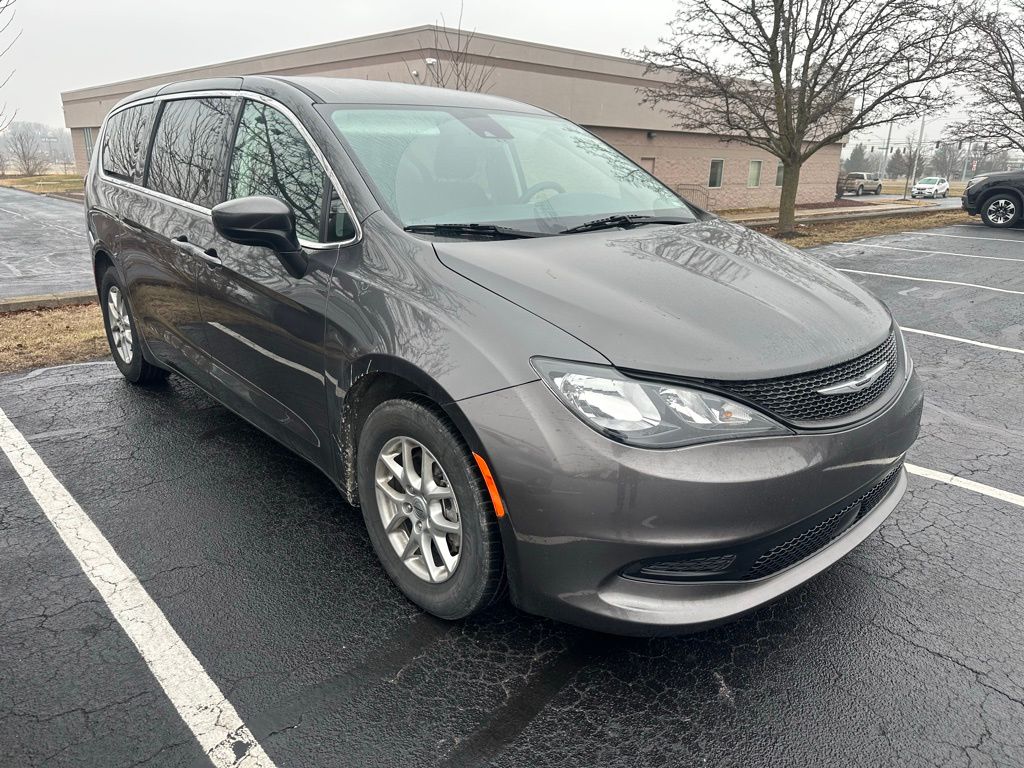 2023 Chrysler Voyager LX