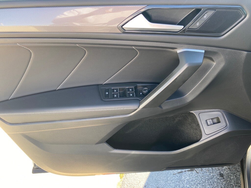 2024 Volkswagen Tiguan SE Wolfsburg Edition photo 2