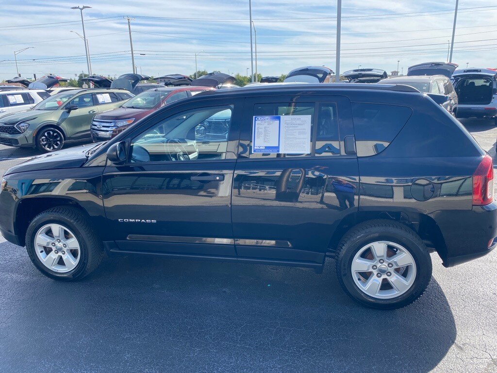 2017 Jeep Compass Sport photo 4