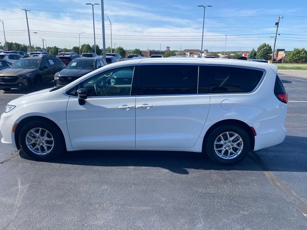 Used 2024 Chrysler Pacifica Touring L Van Passenger Van