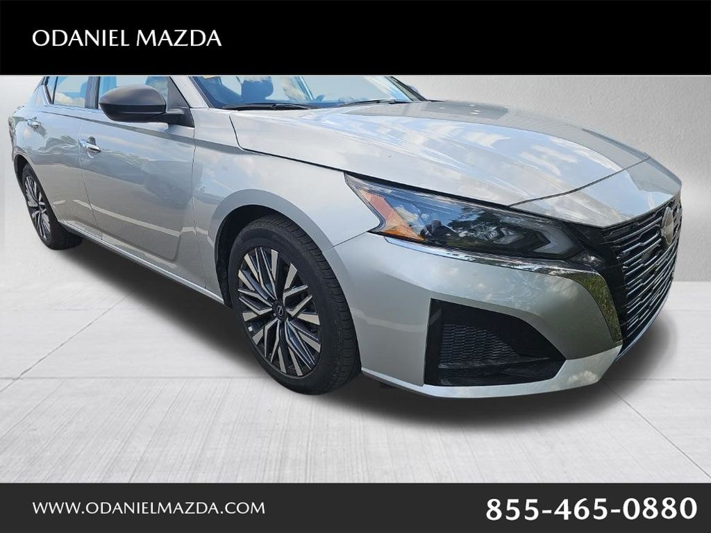 Used 2025 Nissan Altima 2.5 SV Sedan