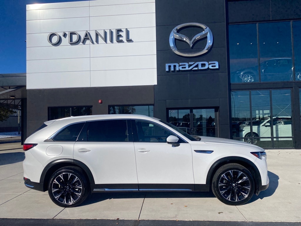 2024 Mazda CX-90 Premium photo 2