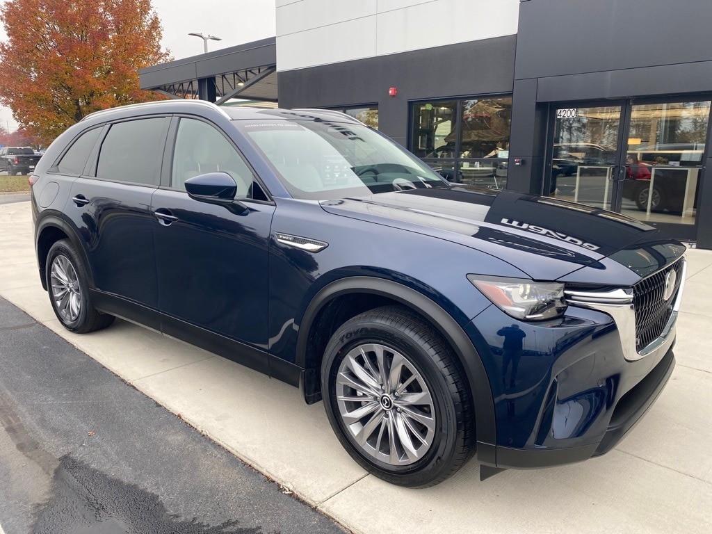 2025 Mazda CX-90 Preferred Package's photo