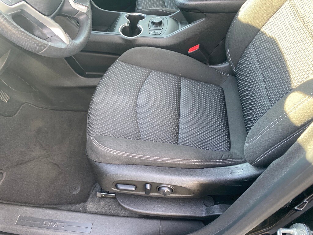 2022 Gmc Terrain SLE photo 2