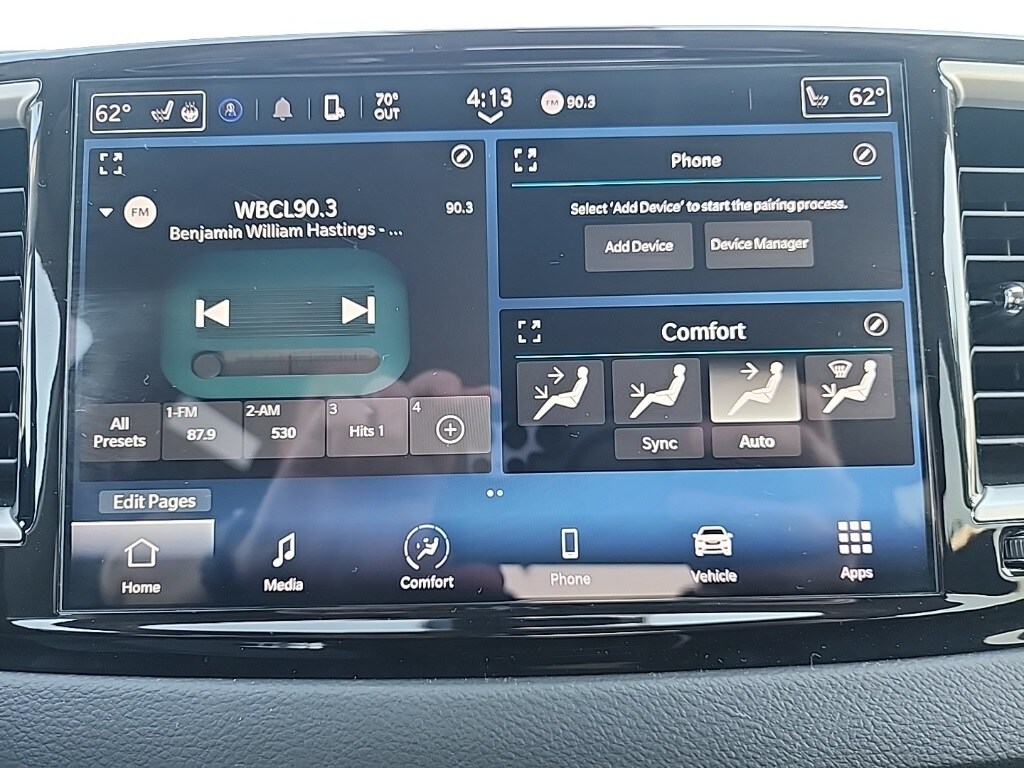 2024 Chrysler Pacifica Touring L photo 4
