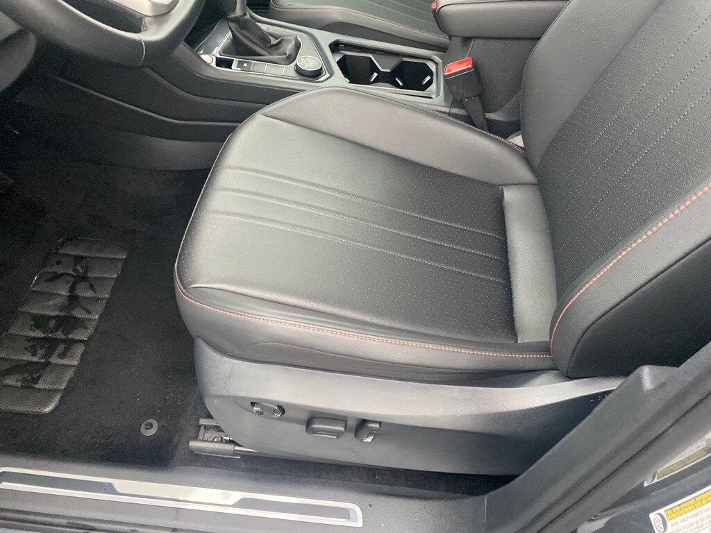 2024 Volkswagen Tiguan Wolfsburg Edition photo 3