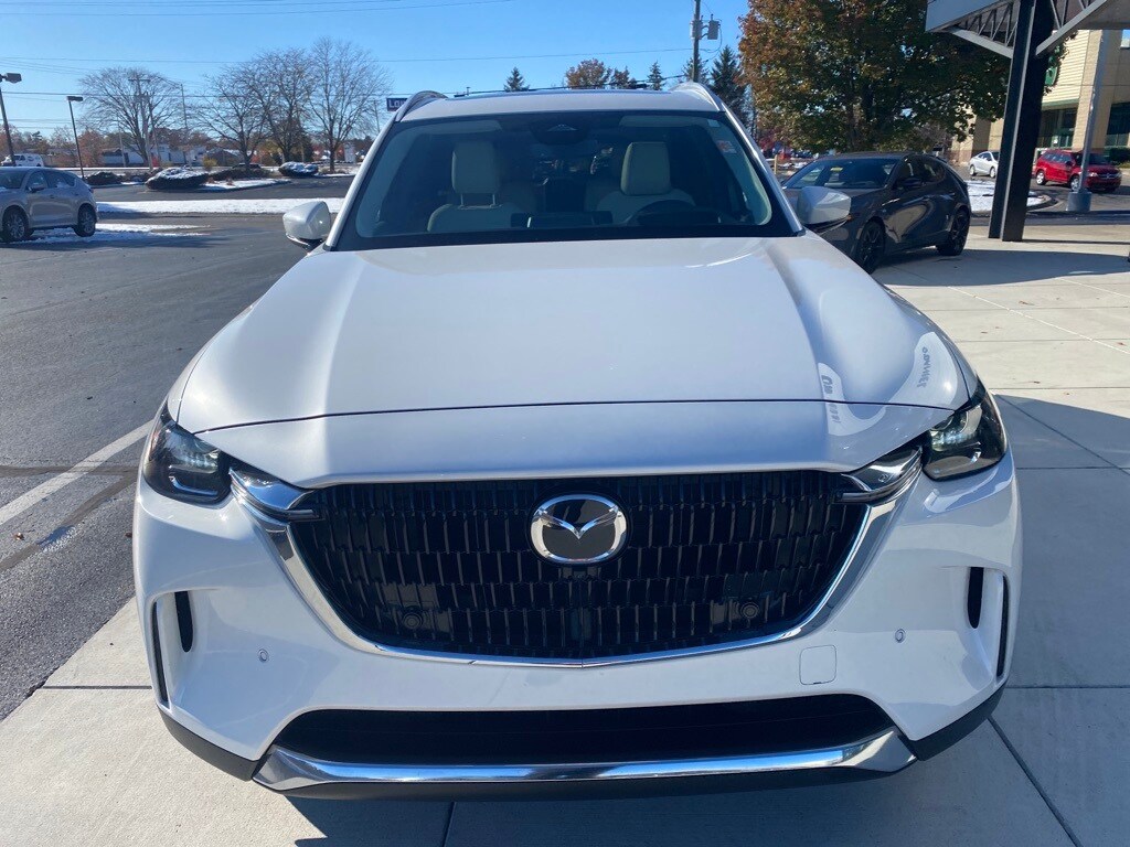 2024 Mazda CX-90 Premium photo 3