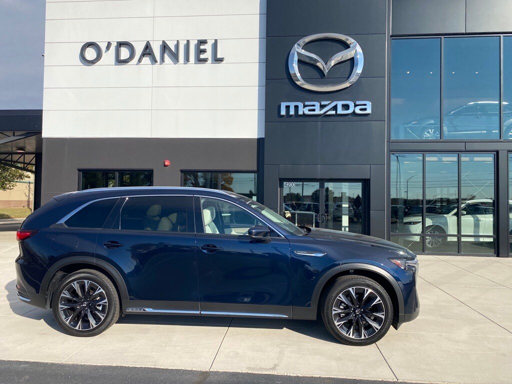 2024 Mazda CX-90 Premium Plus photo 2