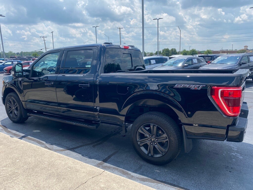 2023 Ford F-150 XLT photo 2