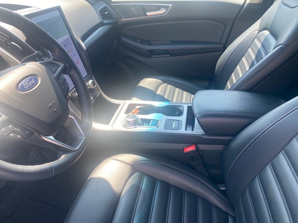 2024 Ford Edge SEL photo 3