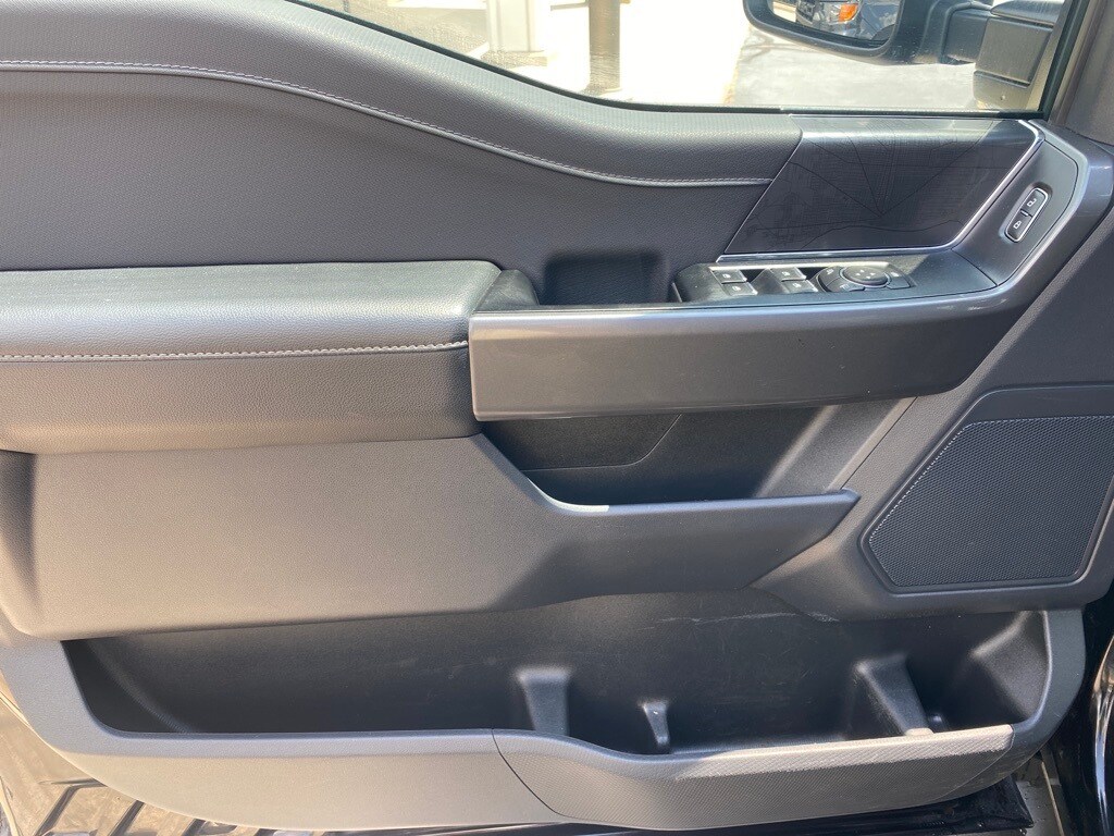 2023 Ford F-150 XLT photo 3