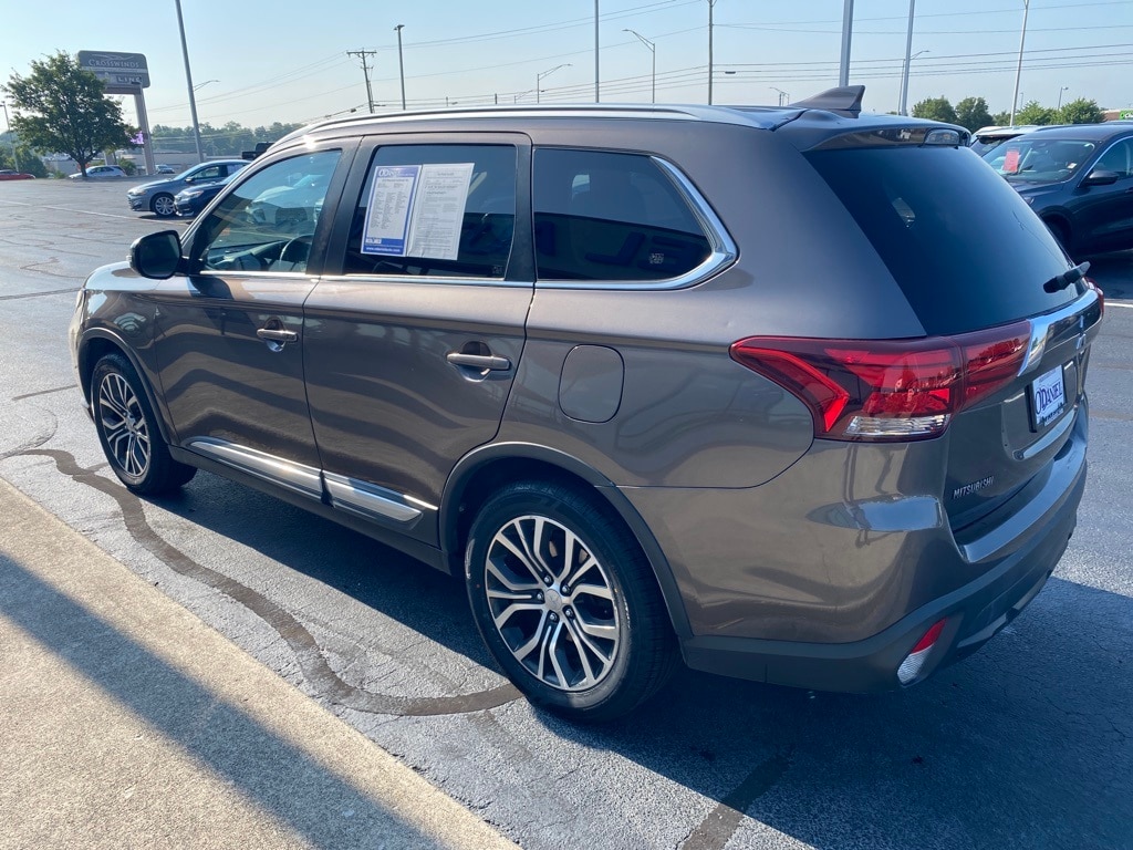 Used 2018 Mitsubishi Outlander SEL with VIN JA4AD3A30JZ068485 for sale in Fort Wayne, IN