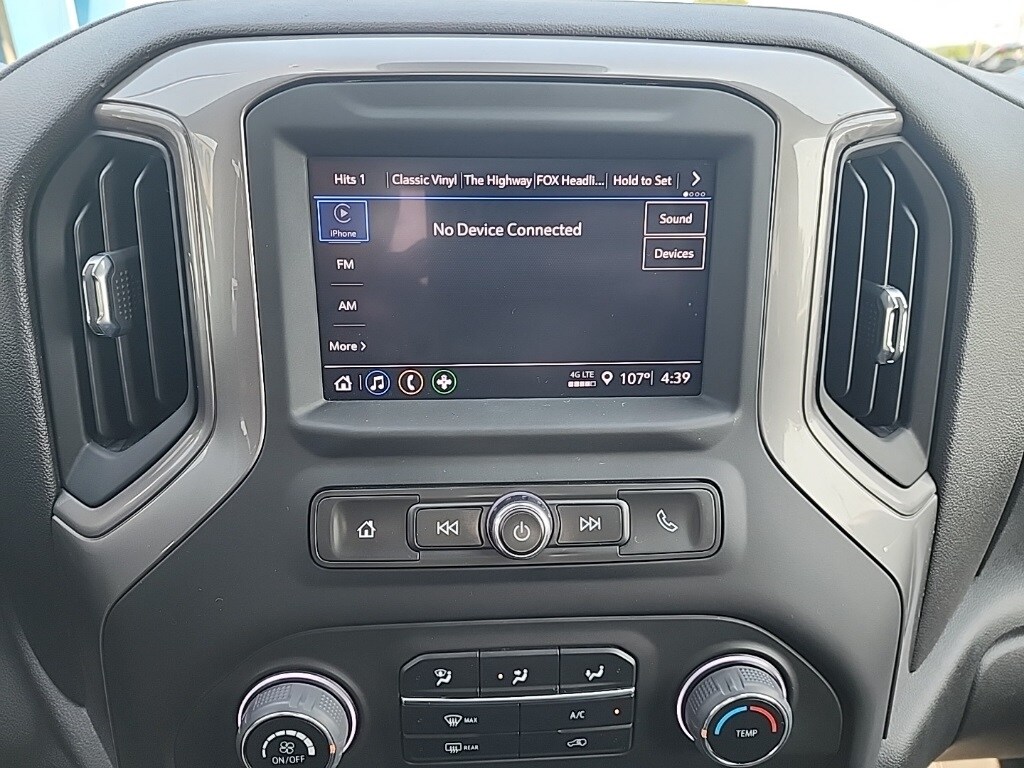 2023 Chevrolet Silverado 1500 Custom photo 4