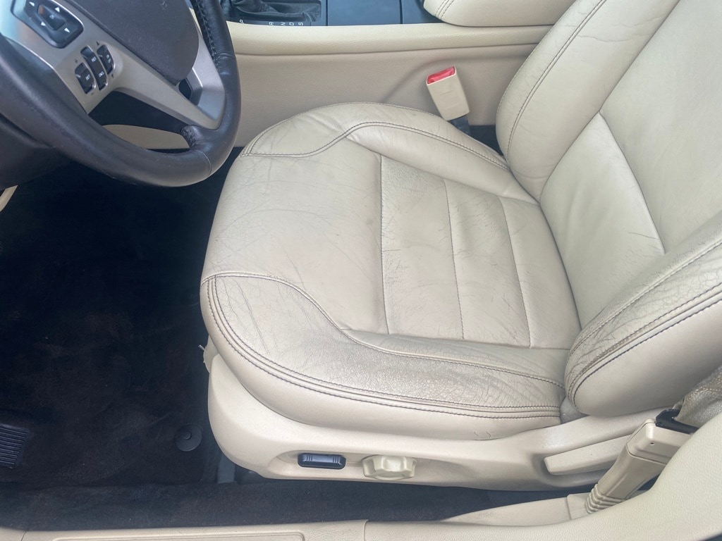 2013 Ford Taurus SEL photo 4